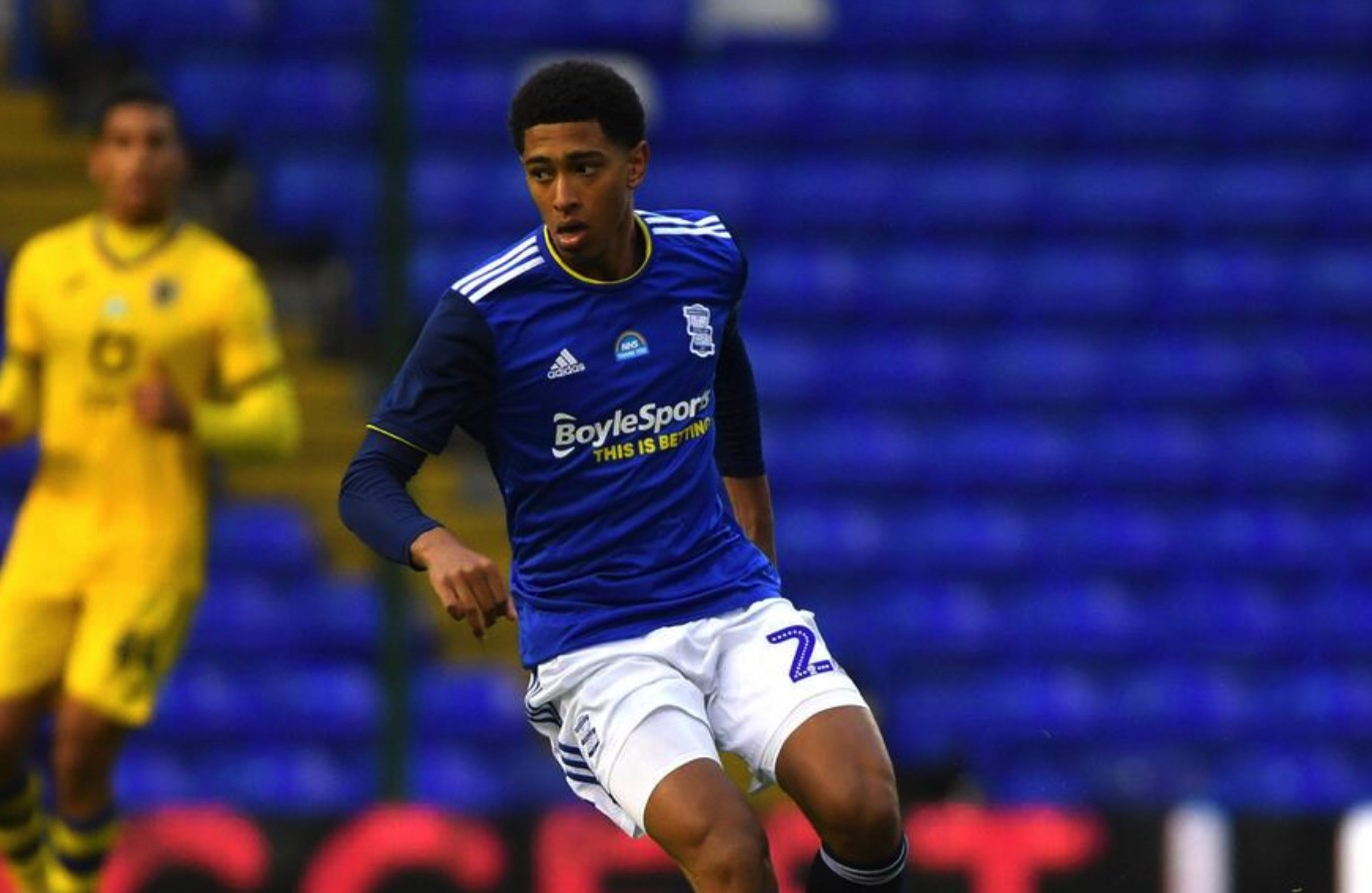 格拉利什连场高光表现奠定胜局（格拉利什连场神勇助队锁定胜局）