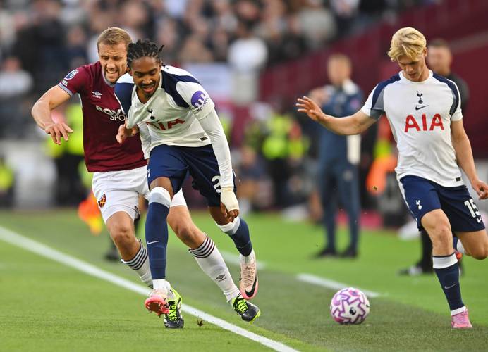 球员血性时刻燃炸全场（球员热血瞬间引爆全场）