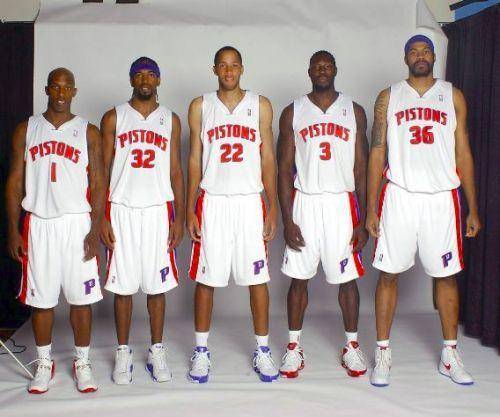 武汉三镇刚官宣邓涵文离队，就引发哄抢，三大热门下家各有胜算！（武汉三镇官宣邓涵文离队引爆争抢，三大热门下家各显胜算）