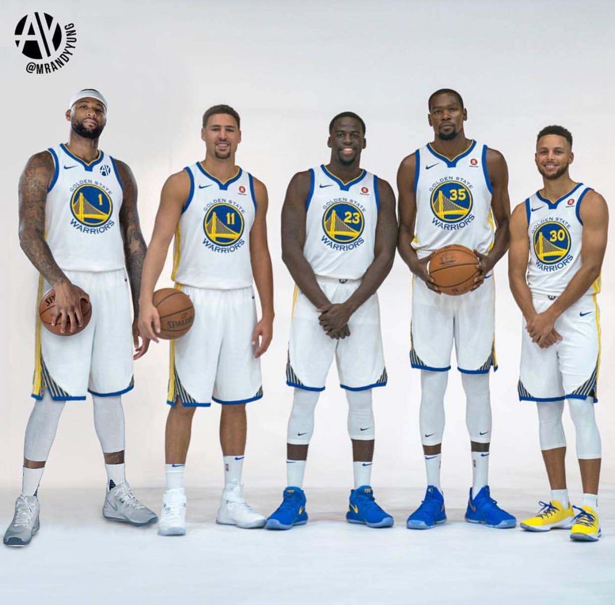 波兰主帅：要帮扎莱夫斯基找回状态；我觉得莱万还没决定未来（波兰主帅：将助扎莱夫斯基重拾状态，莱万未来尚未敲定）