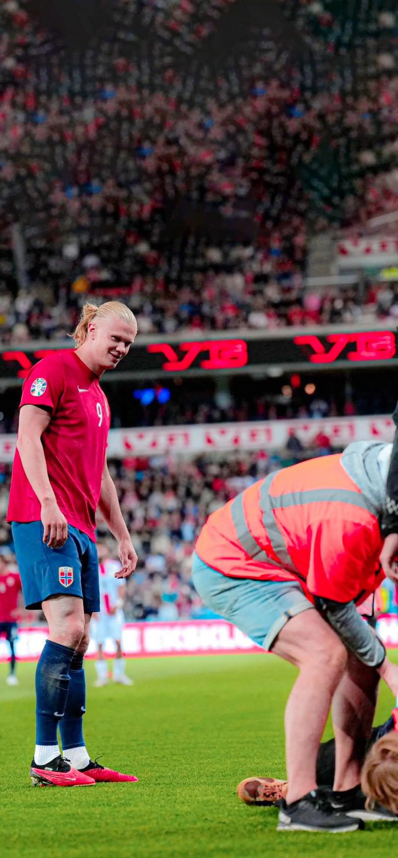 阿莫林愤怒得改变了自己的作风。（怒火驱使，阿莫林改弦更张）