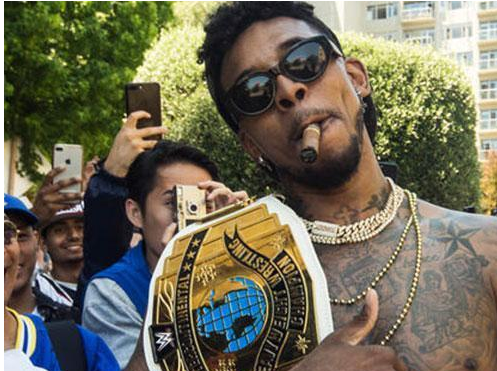 比塞克社媒回应转会传闻：让他们去说他们想说的（比塞克社媒发声回应转会传闻：随他们去说）