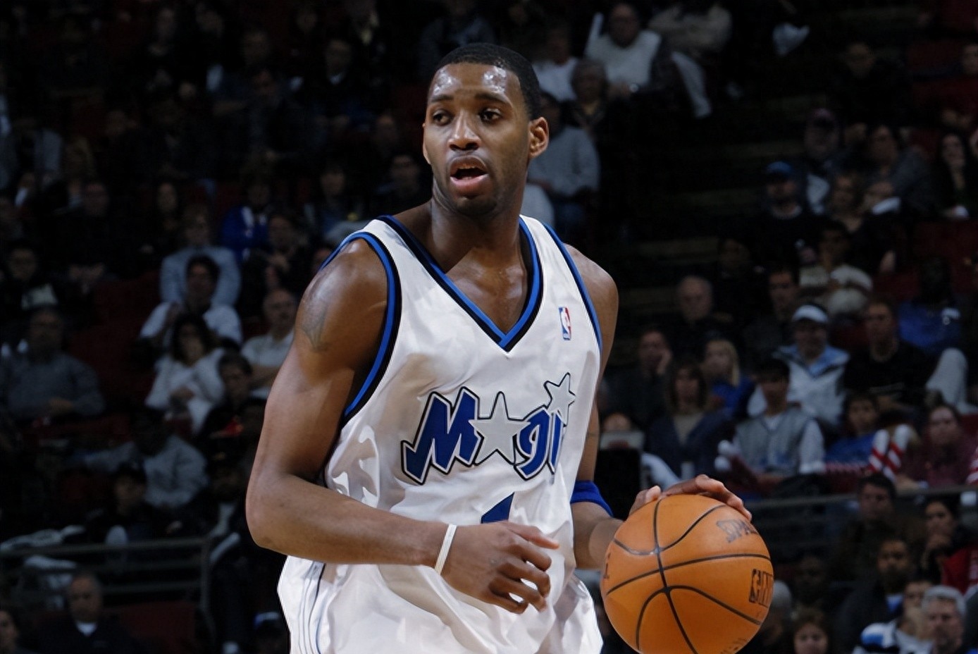 悉尼FC主帅：罗里腿筋受伤，无缘出战本周末对阵珀斯的联赛（悉尼FC主帅证实：罗里腿筋拉伤，将缺席周末对珀斯的联赛）