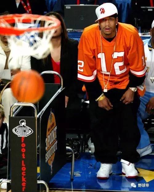 记录报：中国与日本的俱乐部关注葡超中场林肯；身价350万欧（记录报：中日俱乐部有意葡超中场林肯，身价约350万欧元）