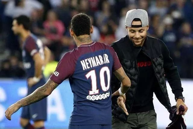 引发众怒，电讯报：摩洛哥为承办国际赛事大规模捕杀流浪狗（电讯报：摩洛哥为办国际赛事大规模捕杀流浪狗，激起公愤）